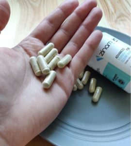 Des pilules de Zinamax, produit contre l'acné